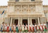 Visita de la Reina de la Huerta de Murcia y su Corte de Honor al Palacio Consistorial