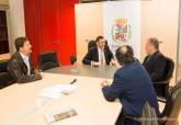 El alcalde se re�ne con los representantes de la Uni�n Musical Cartagonova