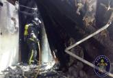 Incendio en una nave abandonada de Santa Mar�a