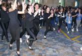 Flashmob del D�a de la Danza en la Puerta de Murcia