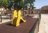 Nueva zona de juegos infantiles en la plaza Manuel de Falla de la barriada San Crist�bal (Boh�o)