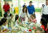 Visita de la alcaldesa a los comedores de las escuelas municipales de verano