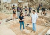 Los alumnos del campus arqueolgico del Monte Sacro trabajan en la excavacin de una posible domus romana