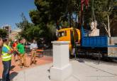 El busto restaurado de Jimnez de la Espada ya luce en el Paseo Alfonso XIII, frente al instituto que lleva su nombre