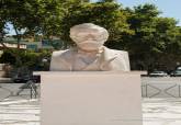 El busto restaurado de Jimnez de la Espada ya luce en el Paseo Alfonso XIII, frente al instituto que lleva su nombre