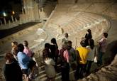 Imagen de visita nocturna guiada al Teatro Romano