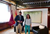 Entrevista del la alcaldesa con el presidente de la Comunidad en el Palacio de San Esteban