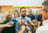 Visita de David Mart�nez y Adela Mart�nez-Cach� al CEIP Concepci�n Arenal de Cartagena con motivo del Inicio de Curso