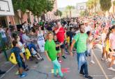 Llegada al IES Santa Lucía de la I Marcha Vuelta al Cole y flashmob
