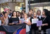 Concentracin en la plaza del Icue contra la violencia de gnero por el asesinato de una mujer en canteras a manos de su ex pareja