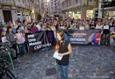 Concentración en la plaza del Icue contra la violencia de género por el asesinato de una mujer en canteras a manos de su ex pareja
