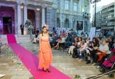 5 Desfile 'Moda en la calle' en la plaza del Palacio Consistorial