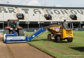 Trabajos de sustitucin del csped del estadio Cartagonova