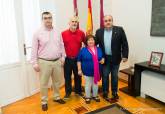 Visita de representantes de Retimur al alcalde en funciones
