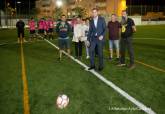 Saque de honor del primer partido de la liga local de aficionados