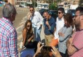 Concejales y tcnicos municipales muestran la solucin a adoptar en el Monte de la Casilla