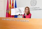 La alcaldesa muestra en un mapa las zonas en las que se reforzarn los servicios