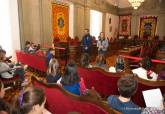 Recepcin a los alumnos de sexto de primaria del CEIP San Isidoro y Santa Florentina que participarn en el pleno infantil