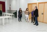 Visita de la alcaldesa y el concejal de Descentralizaci�n al Local Social de Los Mateos
