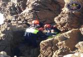 Rescate de pescador en la playa del Lastre