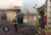 Extinci�n de incendio en una vivienda de El Algar