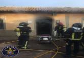 Extinci�n de incendio en una vivienda de El Algar