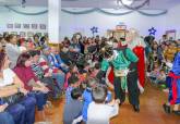 Reyes Magos entrega de juguetes en la asociación de vecinos Ensanche-Almarjal