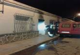 Bomberos de Cartagena sofocando un incendio en Pozo Estrecho (Bomberos)