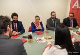 Reuni�n de la alcaldesa con el  presidente de la Uni�n de Cooperativas en la AJE
