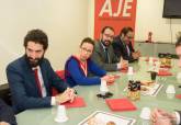 Reuni�n de la alcaldesa con el  presidente de la Uni�n de Cooperativas en la AJE
