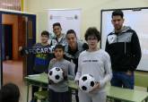 Jugadores del F.C. Cartagena visitarón el colegio San Antonio Abad