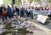 El Ayuntamiento se suma a las protestas vecinales por el Mar Menor (Murcia)