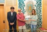 Entrega de placas de reconocimiento a los funcionarios jubilados