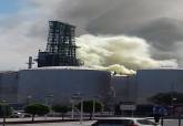 Escape de vapor de agua en la refinería de Escombreras
