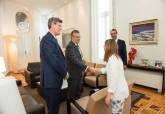 Recepcin de la alcaldesa al director de la refinera de Repsol ne Cartagena Joaqun Garca-Esta y Juan Antonio Carrillo de Albornoz