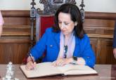 Visita ministra de Defensa, Margarita Robles, al Palacio Consistorial