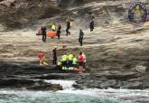 Rescate de un joven que se cay en unas rocas en Cala Reona