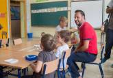 Visita del edil de Educaci�n a las Escuelas de Verano