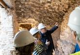 Visita de las excavaciones del Anfiteatro Romano (hallazgo de tres estancias de servicio)