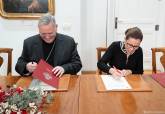 Firma convenio con el obispado para la restauracin Santa Mara de Gracia