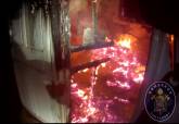 Los bomberos de Cartagena sofocan un incendio en una vivienda dehabitada de La Unin