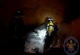Bomberos de Cartagena sofocan el incendio de un vehculo en la carretera de La Aljorra