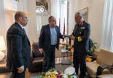 Visita comandante Portahelicpteros Armada egipcia al Palacio Consistorial