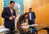 Firma del acuerdo de condiciones laborales de los funcionarios y del convenio del personal laboral del Ayuntamiento de Cartagena