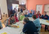 Visita de la alcaldesa de Cartagena al centro de día APICES