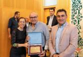 Entrega de placas a los trabajadores municipales jubilados en el último año