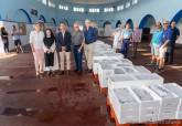 Entrega de lotes de pescado a asociaciones benficas de Cartagena