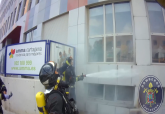 Extincin del incendio de la fachada de la residencia de ancianos Amavir Cartagena