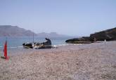 Cala Salitrona cerrada al bao durante las tareas de limpieza