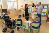 Visita al colegio de Educacin Especial Primitiva Lpez en el primer da de clase